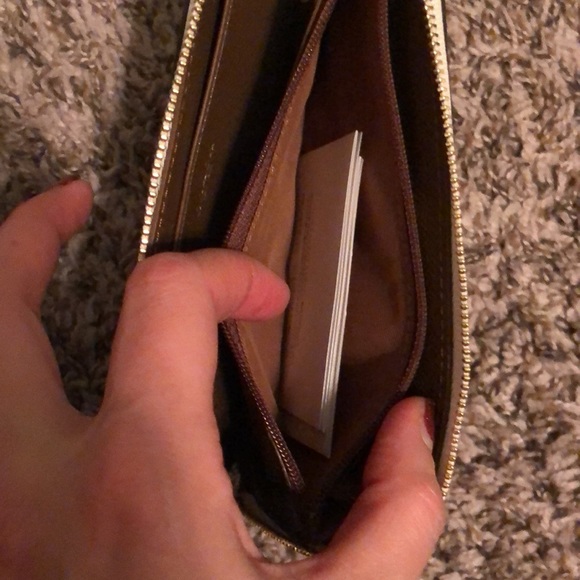 Cream colored Coach Zipper Wallet - Picture 3 of 4